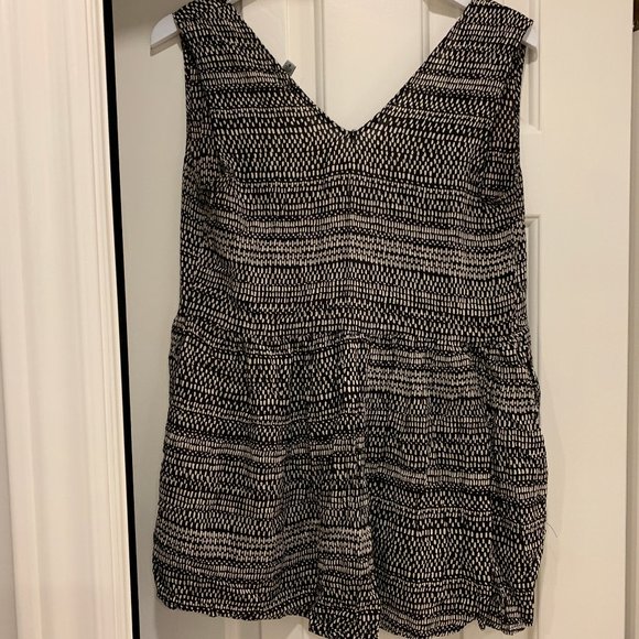 Black and Beige Patterned Romper & Button Up Front - Picture 3 of 3